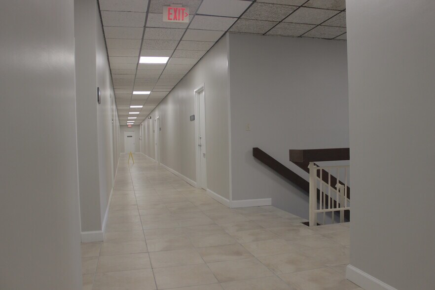 More Photos Of 103 Century 21 Dr, Jacksonville Office For Lease