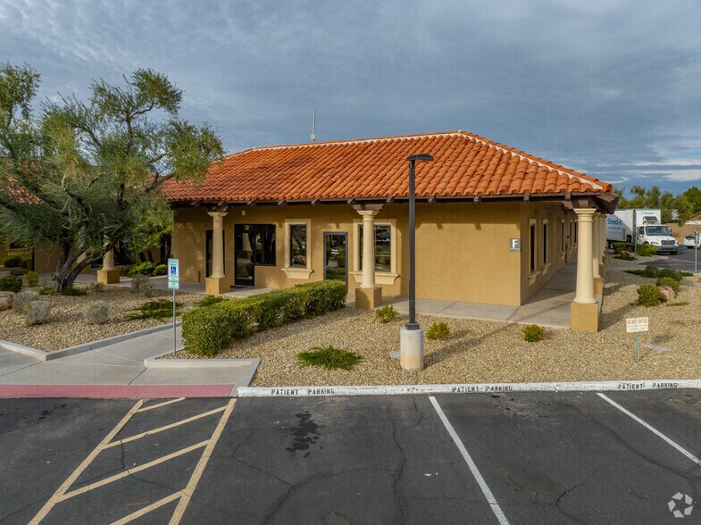 More Photos Of 5750 W Thunderbird Rd, Glendale Unknown For Lease