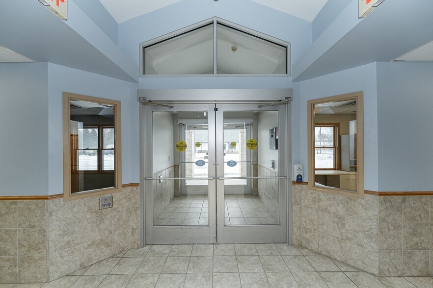 More Photos Of 202 5th St SE, Kasson Flex For Sale