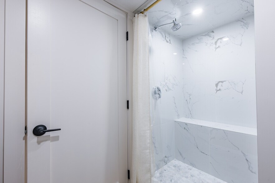 More Photos Of 1685 Lower Roswell Rd, Marietta Medical For Lease