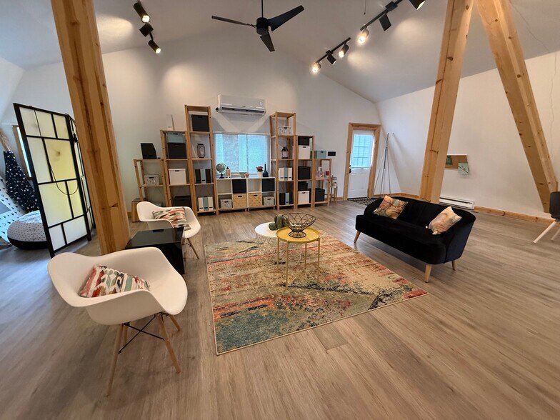 More Photos Of 720 Masonic Dr, Bridgeport Office Residential For Sale