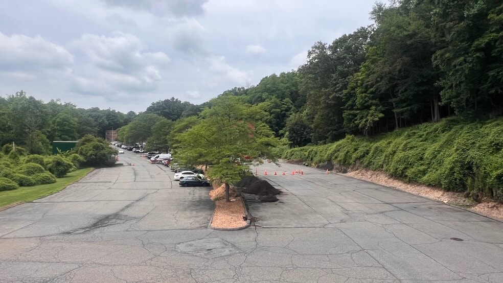 More Photos Of 99 Wall St, Valhalla Manufacturing For Lease