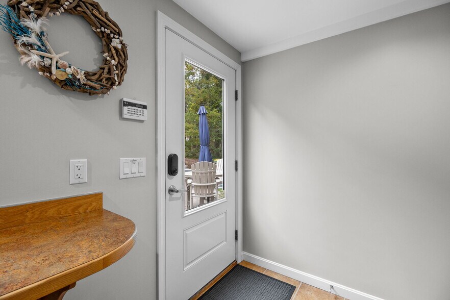 More Photos Of 29 West Rd, Orleans Office For Sale