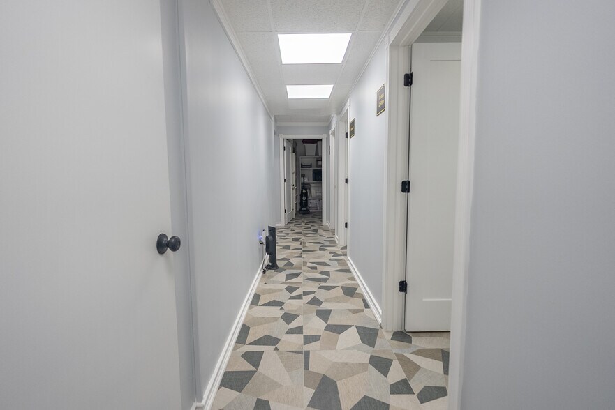 More Photos Of 15645 Farmington Rd, Livonia Medical For Lease