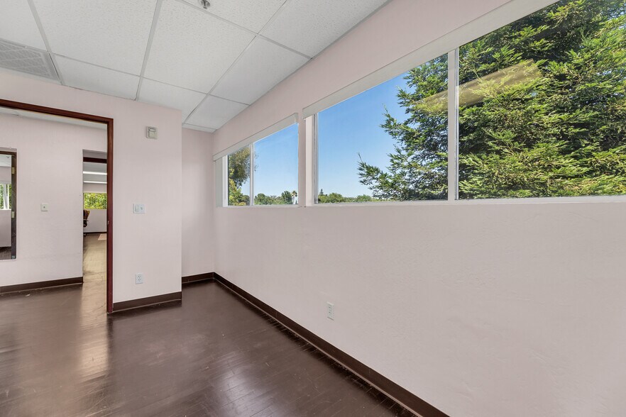 More Photos Of 515 Michigan Blvd, West Sacramento Medical For Sale