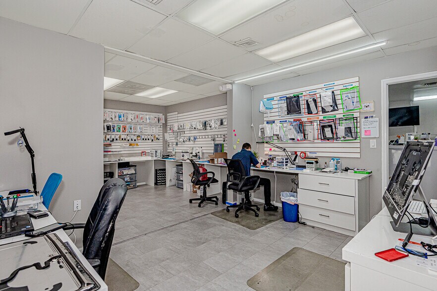 More Photos Of 3000 SW 4th Ave, Fort Lauderdale Warehouse For Lease