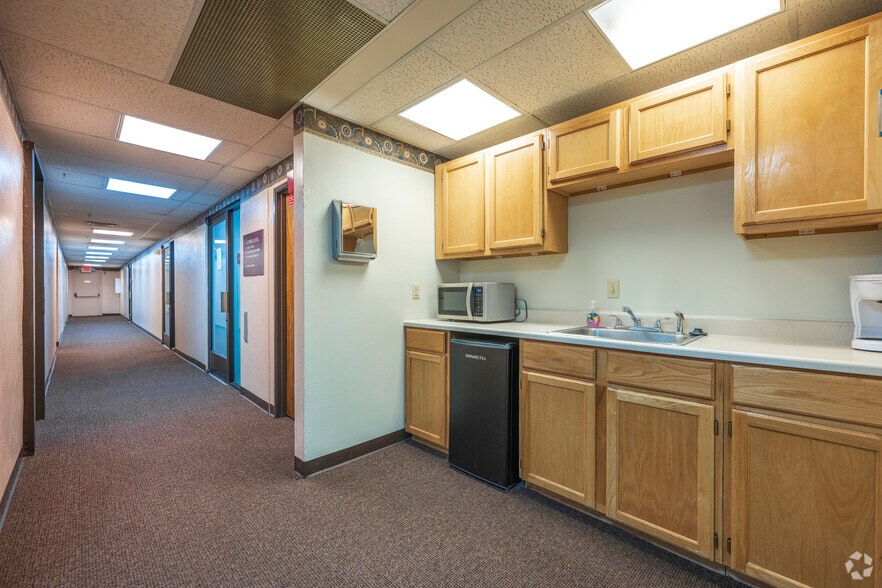 More Photos Of 2901 Juan Tabo Blvd NE, Albuquerque Office For Lease