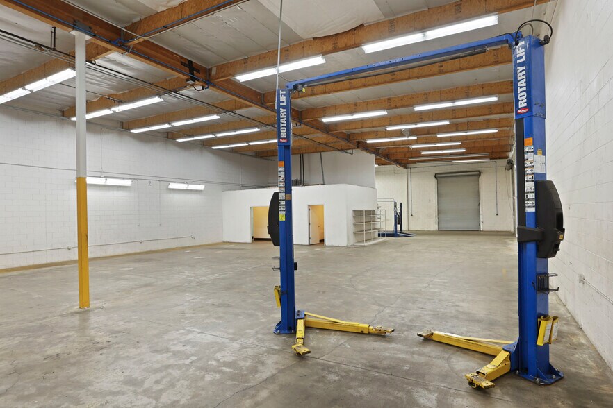 More Photos Of 7711 Murray Dr, Stockton Flex For Sale