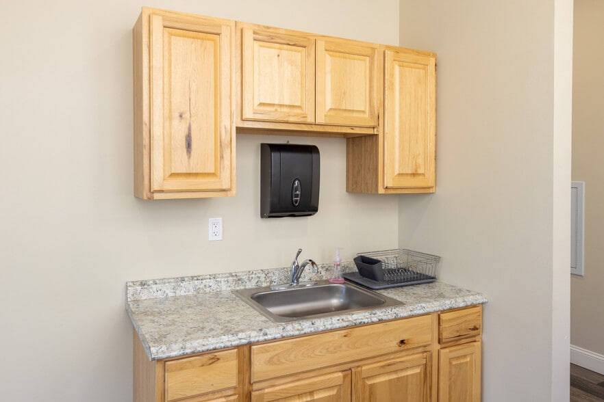 More Photos Of 412 Washington St, The Dalles Freestanding For Sale