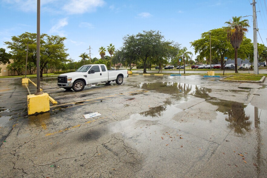 More Photos Of 1400-1410 NE 163rd St, North Miami Beach Freestanding For Lease