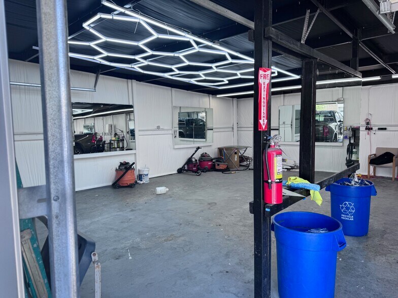 More Photos Of 2521 N Durham Dr, Houston Auto Repair For Sale