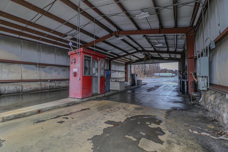 More Photos Of 315 Northampton St, Kingston Industrial For Sale