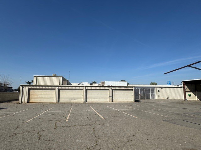 More Photos Of 4608 Rudnick Ct, Bakersfield Auto Dealership For Lease