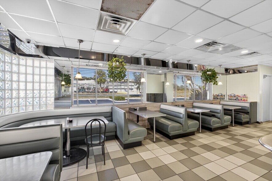 More Photos Of 4040 US Highway 27 S, Sebring Restaurant For Lease