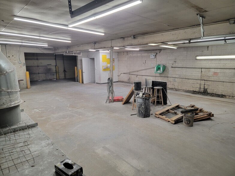 More Photos Of 6039 S Howell Ave, Milwaukee Light Manufacturing For Lease