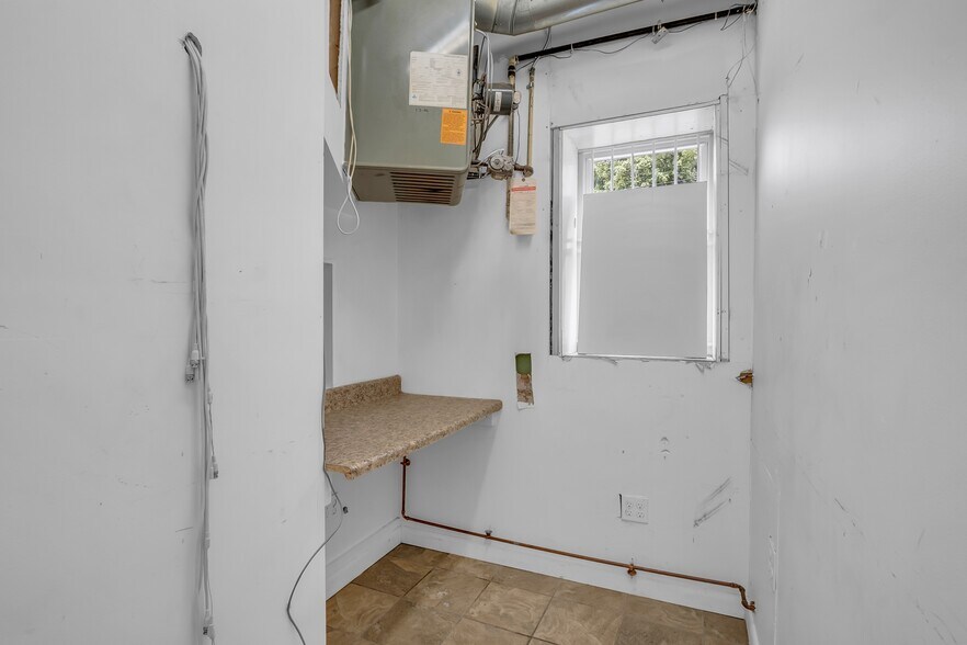 More Photos Of 288 Washington St, Peabody Convenience Store For Sale