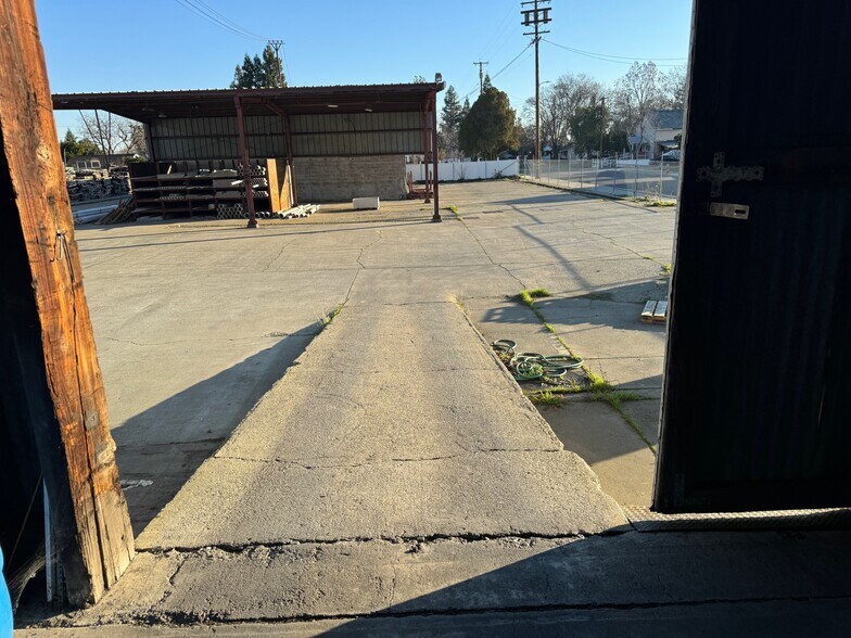 More Photos Of 11 E Abbey St, Winters Warehouse For Sale