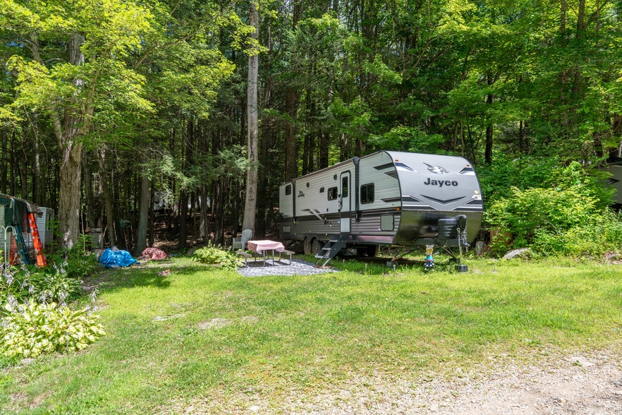 More Photos Of 1379 CT-197, Woodstock Specialty For Sale