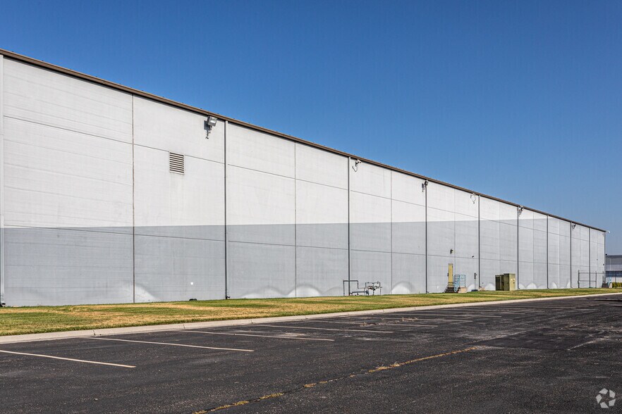 More Photos Of 1960 S 4250 W, Salt Lake City Manufacturing For Lease