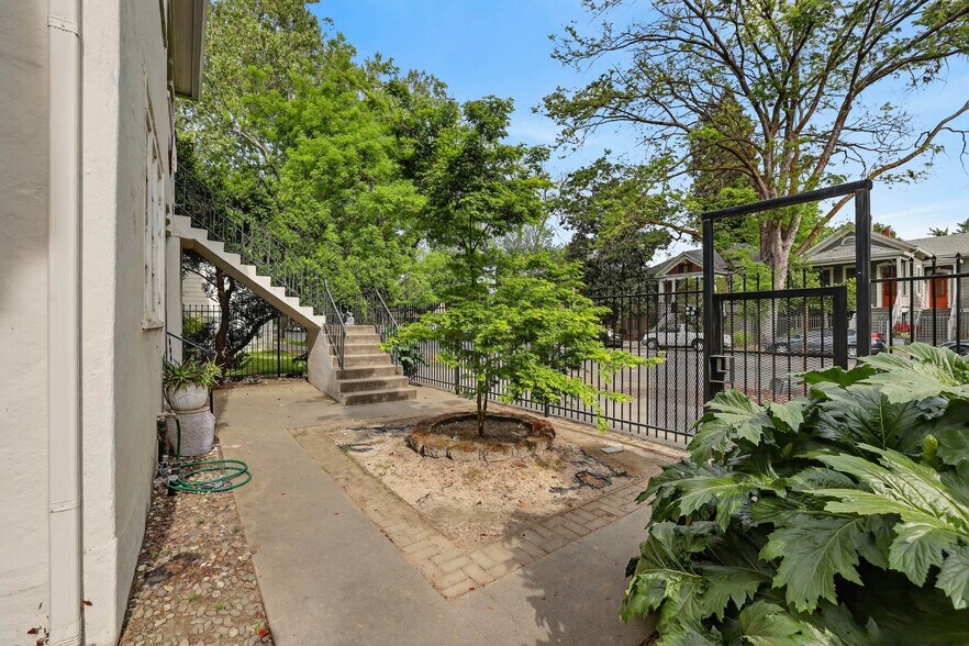 More Photos Of 1412 F St, Sacramento Apartments For Sale