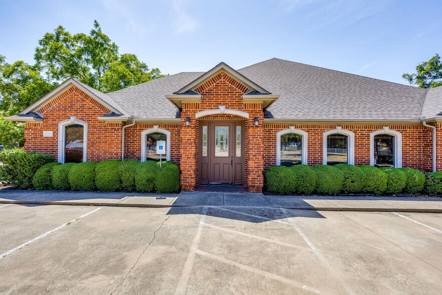 More Photos Of 4201 Gateway Dr, Colleyville Office For Sale
