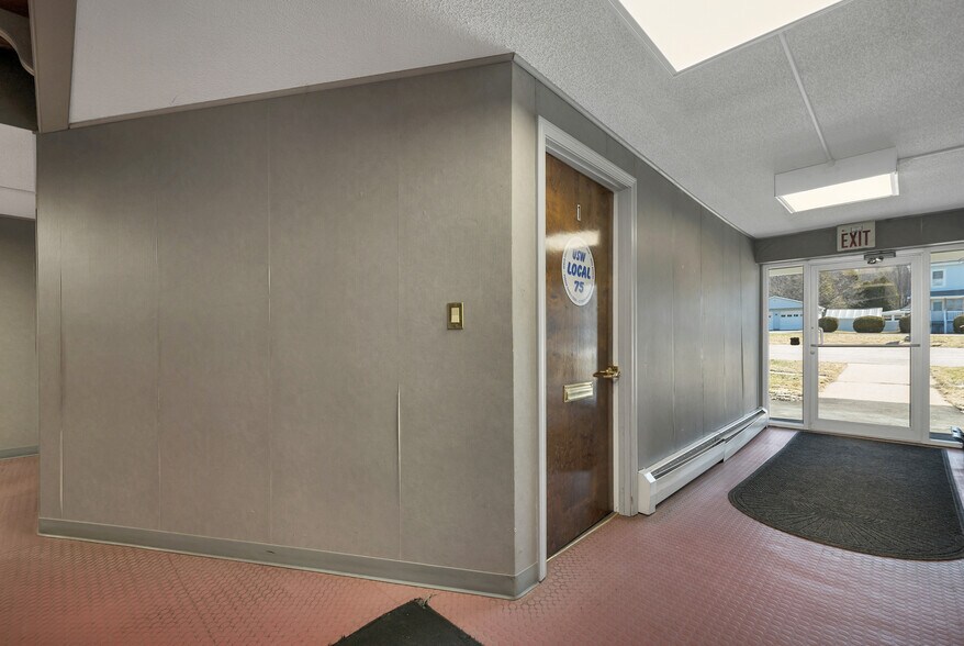 More Photos Of 55 Maynesboro St, Berlin Industrial For Sale