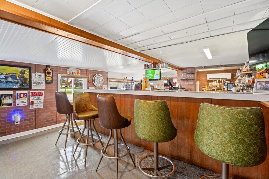 More Photos Of 7930 French Rd, Alpena General Retail For Sale