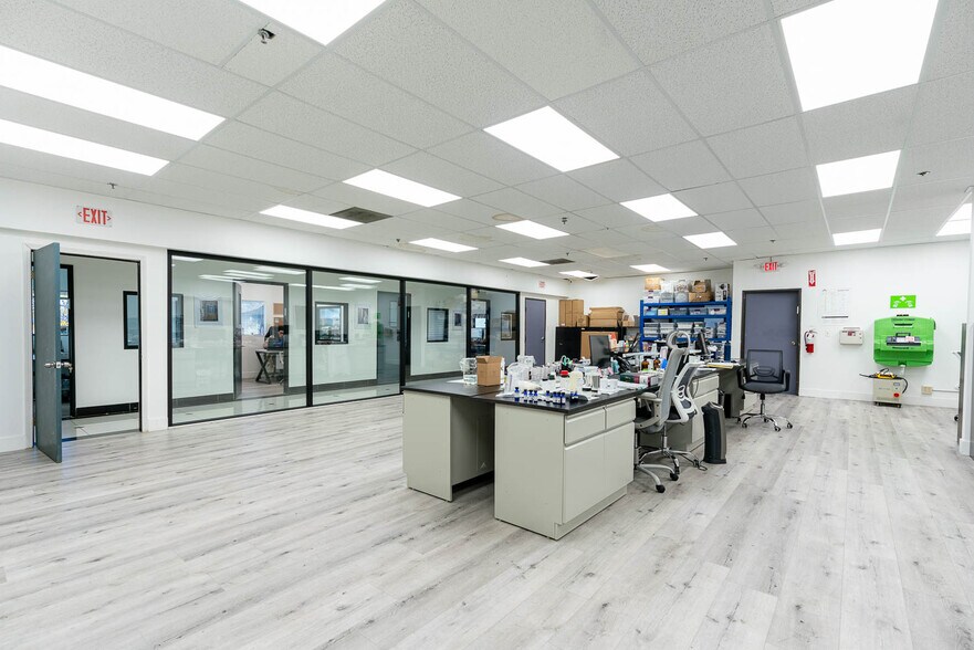 More Photos Of 10443 Arminta St, Sun Valley Warehouse For Sale