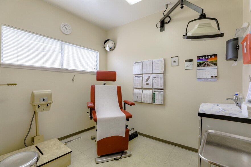 More Photos Of 560 E Saint John St, San Jose Medical For Sale