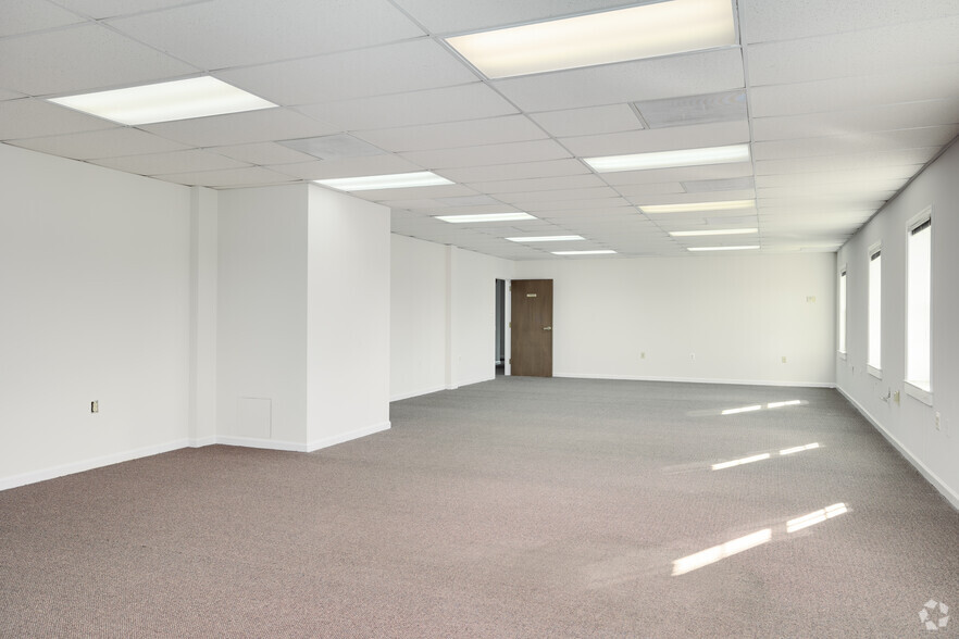 More Photos Of 8802 Sudley Rd, Manassas Medical For Lease