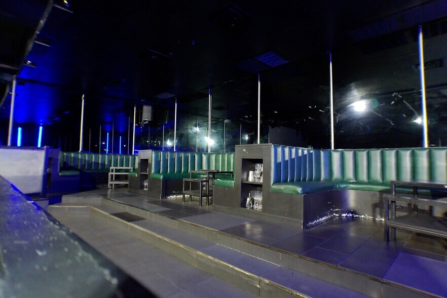 More Photos Of 5002 Washington Ave, Houston Bar For Lease