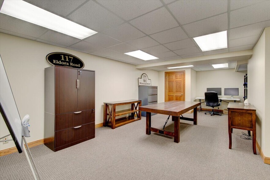 More Photos Of 2919 1st Ave SE, Cedar Rapids Office For Sale