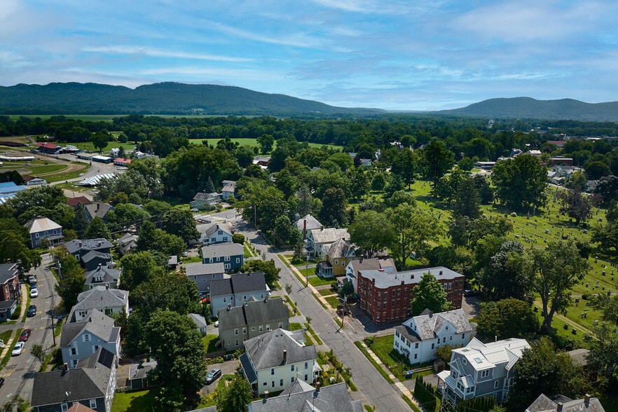 More Photos Of 18 Orchard St, Northampton Apartments For Sale