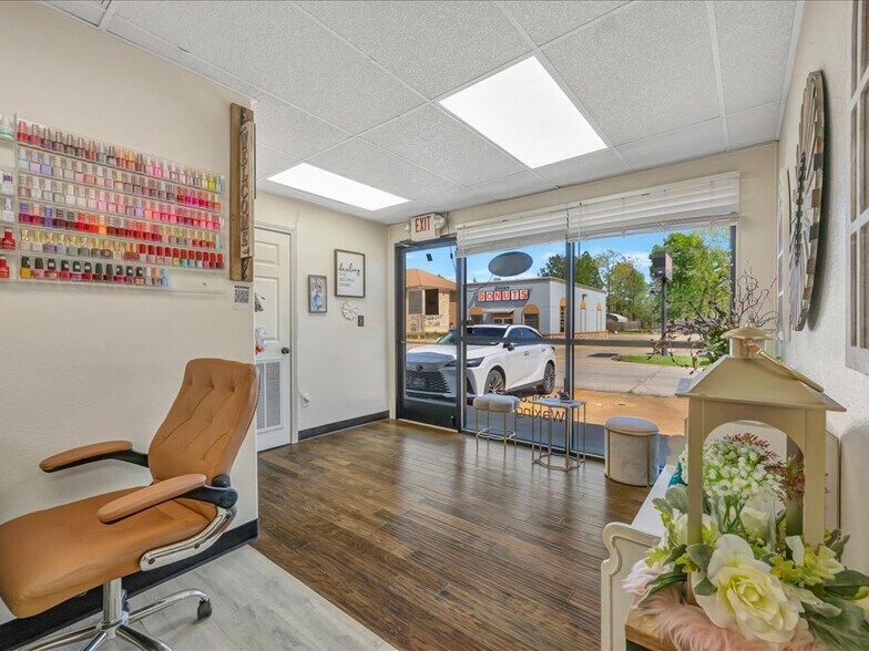 More Photos Of 105 Champions Dr, Lufkin Fast Food For Sale