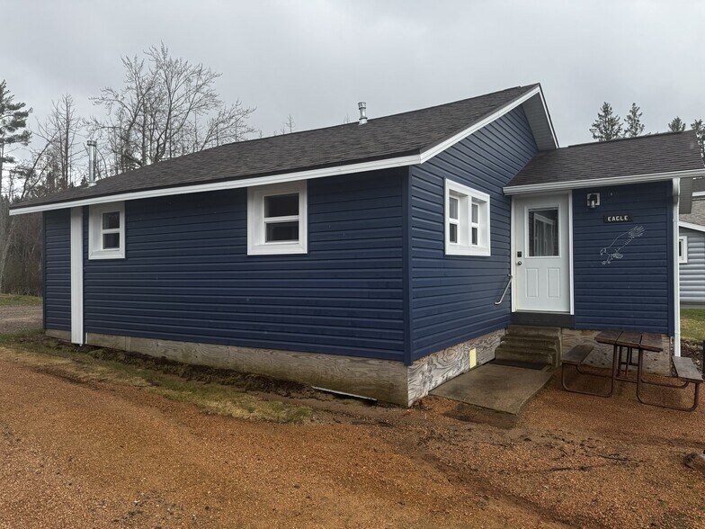 More Photos Of N11594 Post Lake Dr, Elcho Bar For Sale