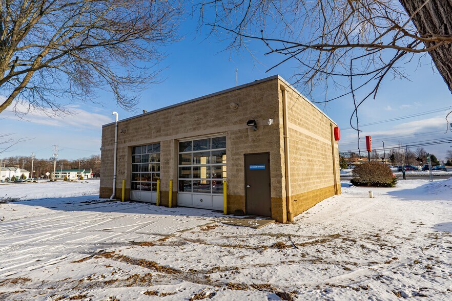 More Photos Of 1704 Us-9, Clifton Park General Retail For Sale