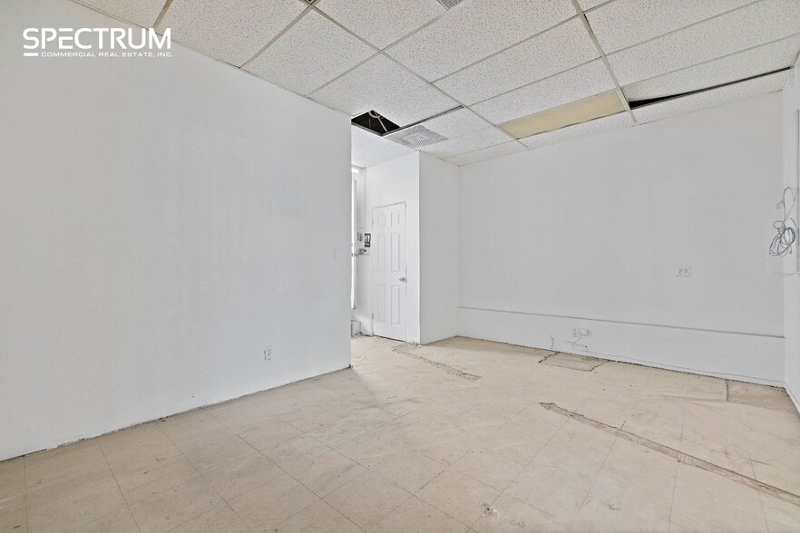 More Photos Of 6451-6453 Van Nuys Blvd, Van Nuys Storefront For Lease
