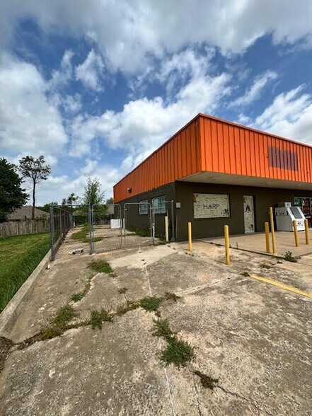 More Photos Of 8201 NW 10th St, Oklahoma City Service Station For Sale