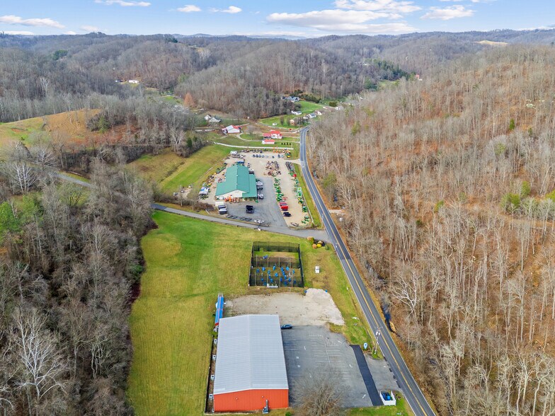 More Photos Of 591 Merritts Creek Rd, Huntington Sports And Entertainment For Sale