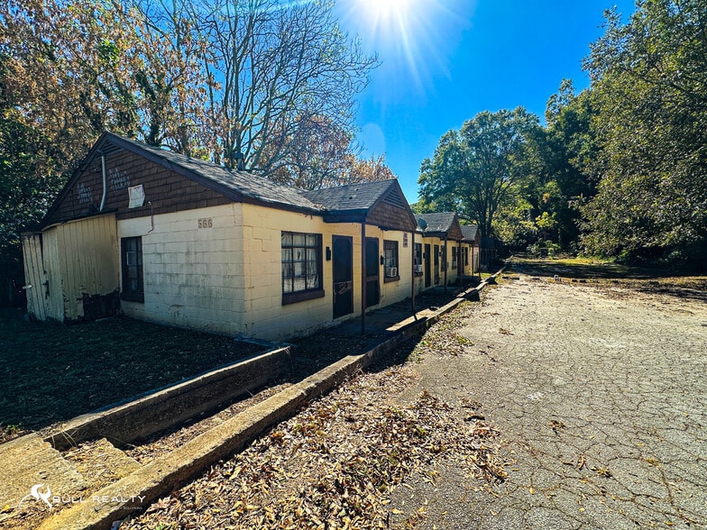 More Photos Of 566 SW University Ave, Atlanta Apartments For Sale