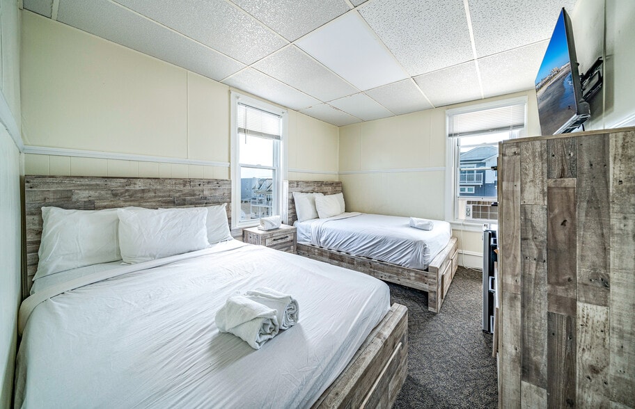 More Photos Of 617 E 8th St, Ocean City Hotel For Sale