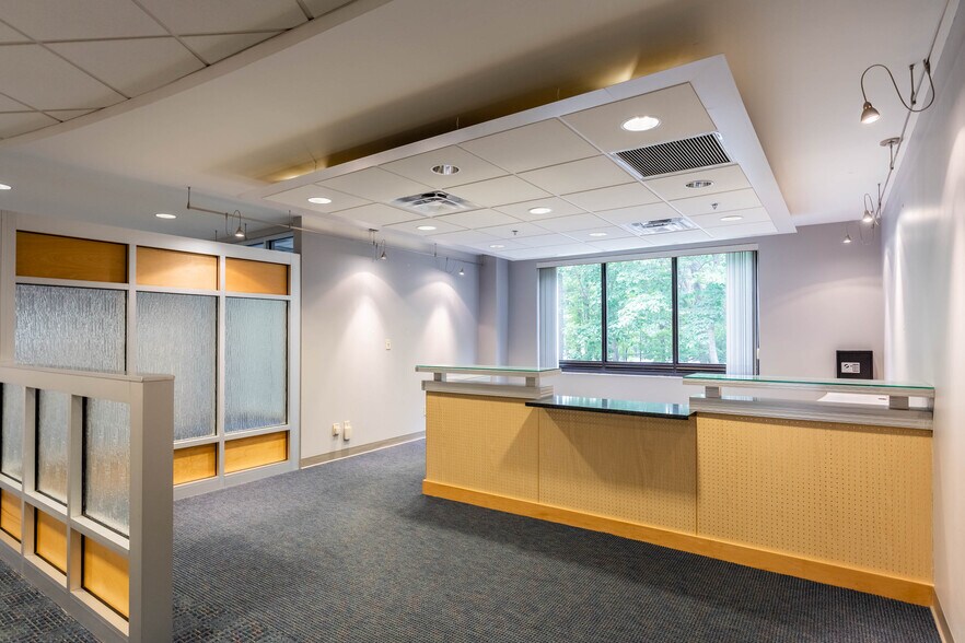 More Photos Of 500 Southborough Dr, South Portland Office For Lease