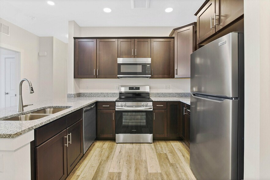 More Photos Of 41 Wttr Ln, Westminster Apartments For Sale
