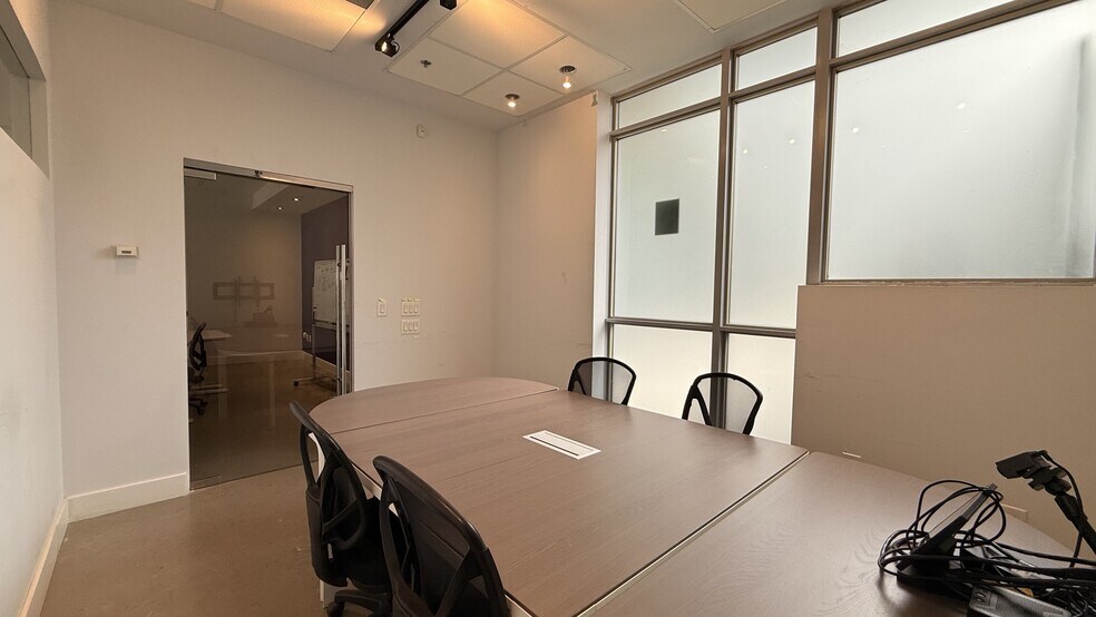 More Photos Of 373-375 King St W, Toronto Apartments For Lease