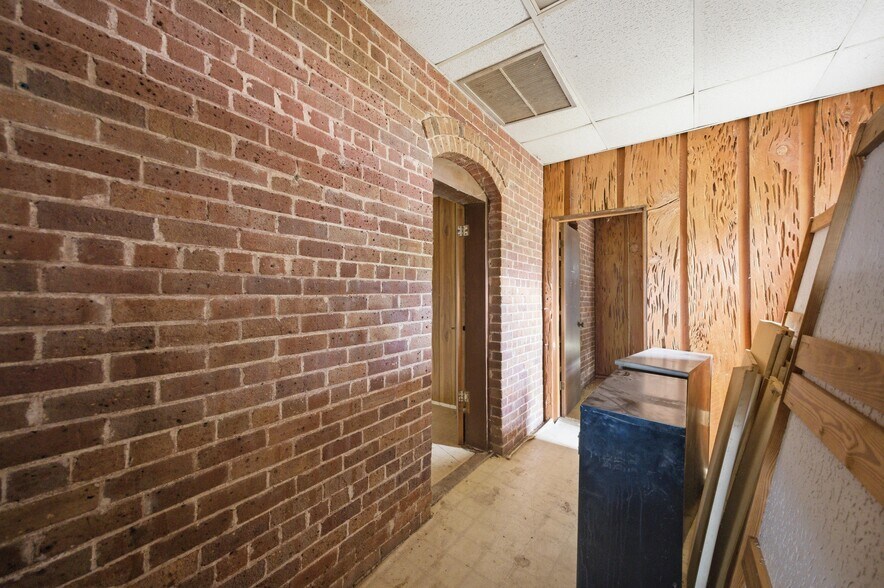 More Photos Of 120 N Main St, Bushnell Office Residential For Sale