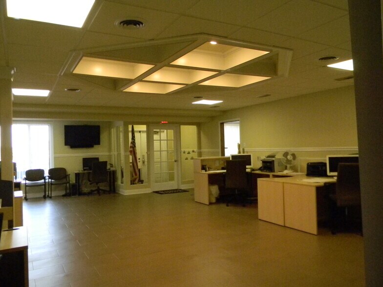 More Photos Of 1012 Mantua Pike, Woodbury Heights Office For Lease