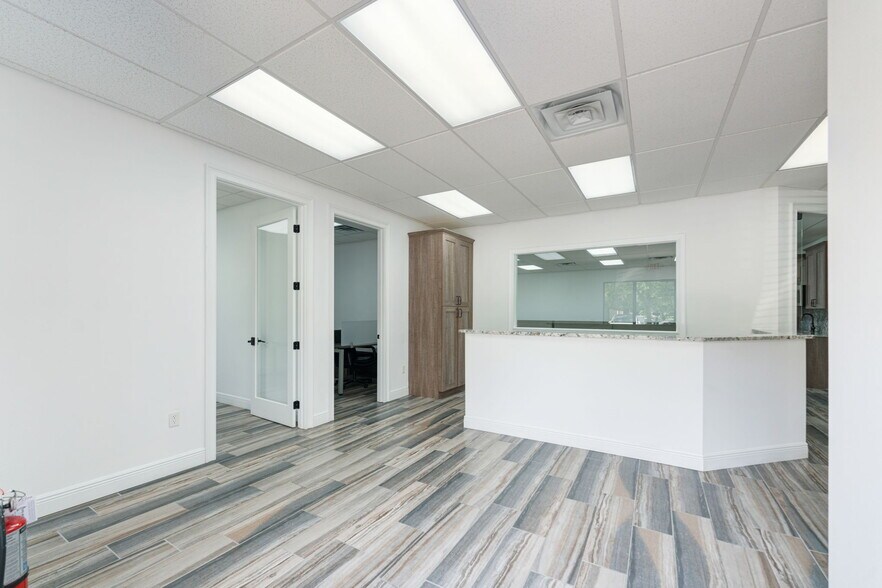 More Photos Of 3911 Golf Park Loop, Bradenton Office For Lease