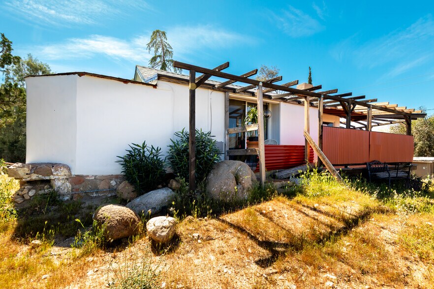 More Photos Of 7772 Jemez Trl, Yucca Valley Multifamily For Sale