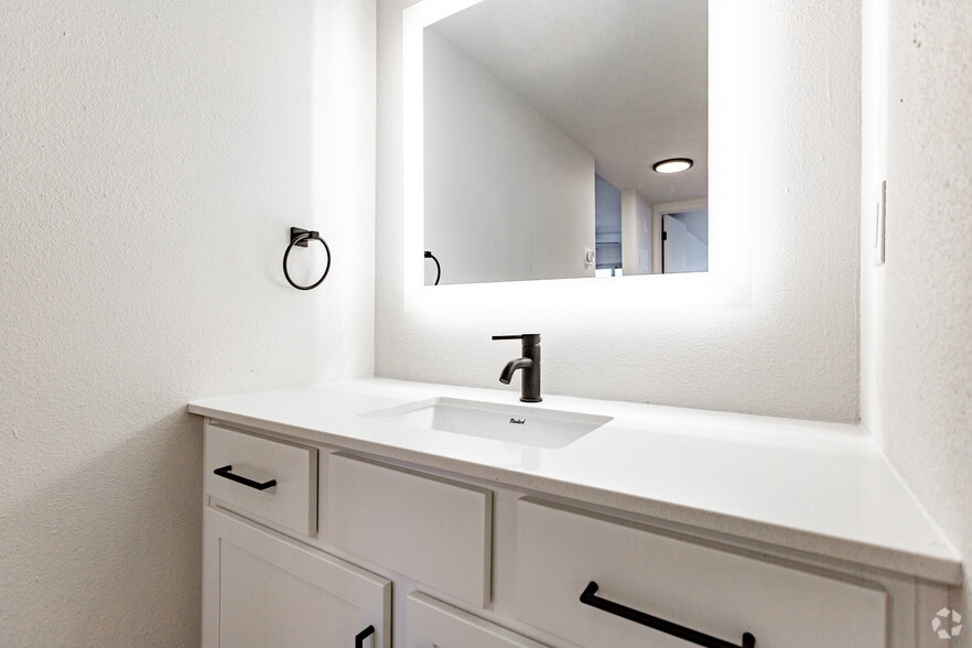 More Photos Of 107 N B St, Salt Lake City Apartments For Sale