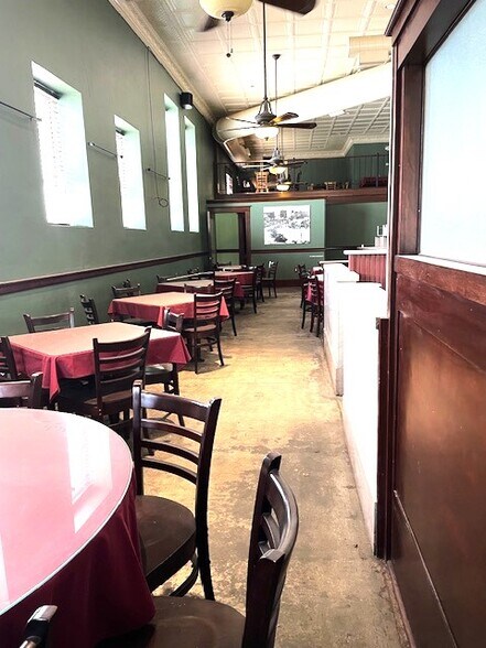 More Photos Of 101 E Main St, Brady Restaurant For Sale